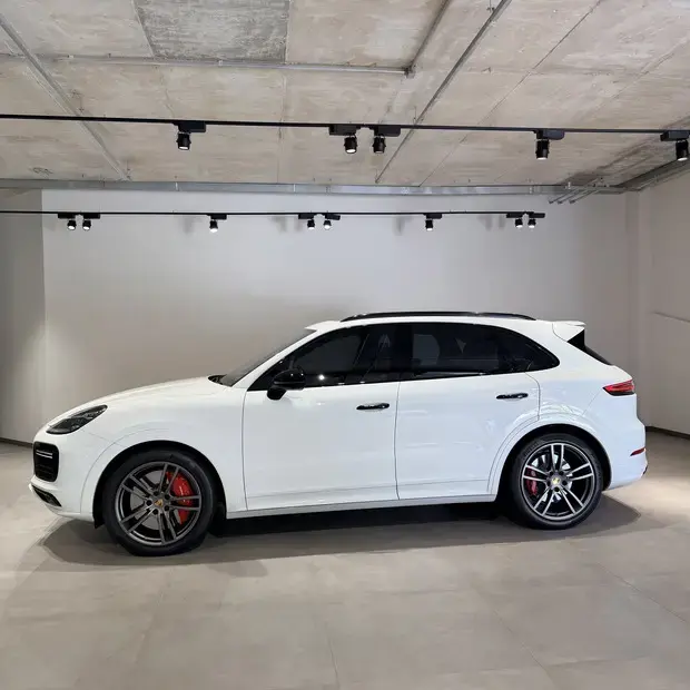 Porsche Cayenne Turbo 4.0 V8 550cv