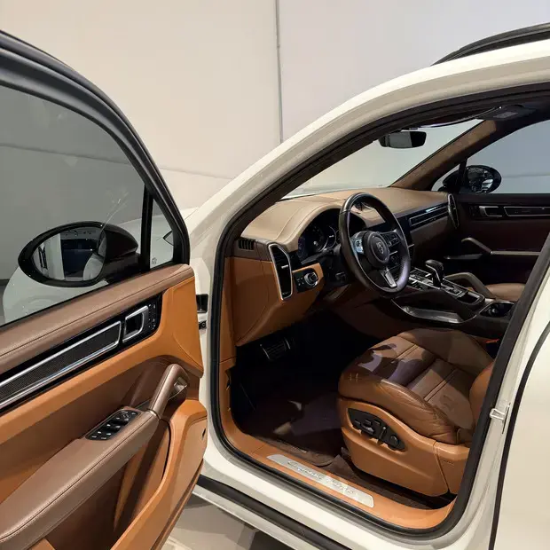 Porsche Cayenne Turbo 4.0 V8 550cv