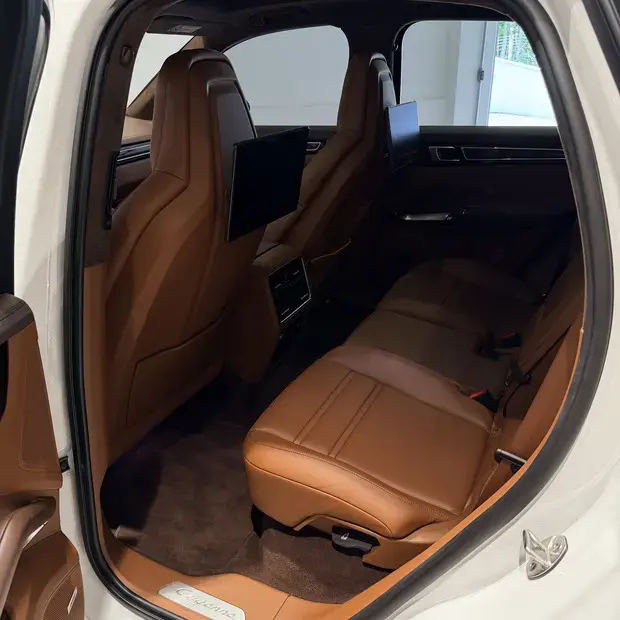 Porsche Cayenne Turbo 4.0 V8 550cv