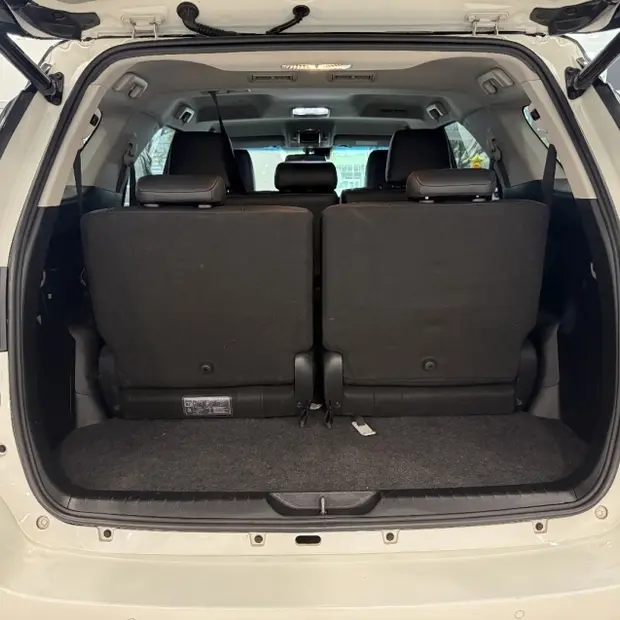 Toyota HILUX SW4 2.8 D-4D TURBO DIESEL SRX 4X4 AUTOMÁTICO