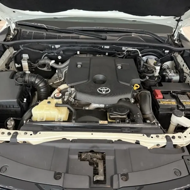 Toyota HILUX SW4 2.8 D-4D TURBO DIESEL SRX 4X4 AUTOMÁTICO