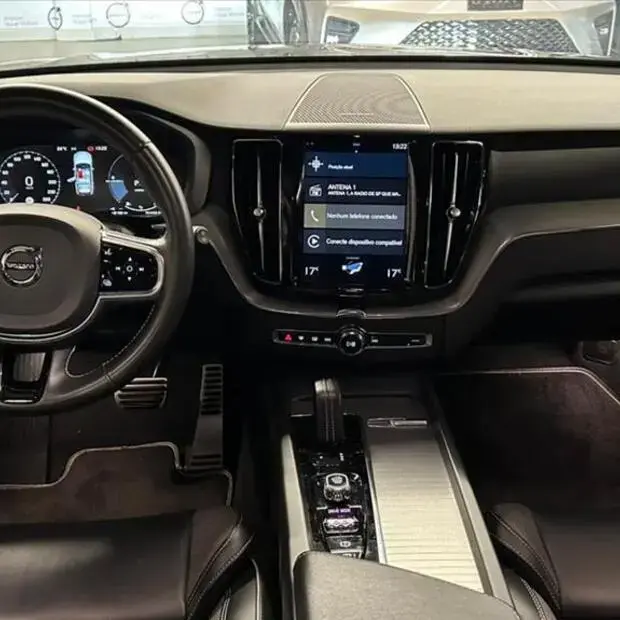 Volvo XC60 2.0 T8 HYBRID R-DESIGN AWD GEARTRONIC