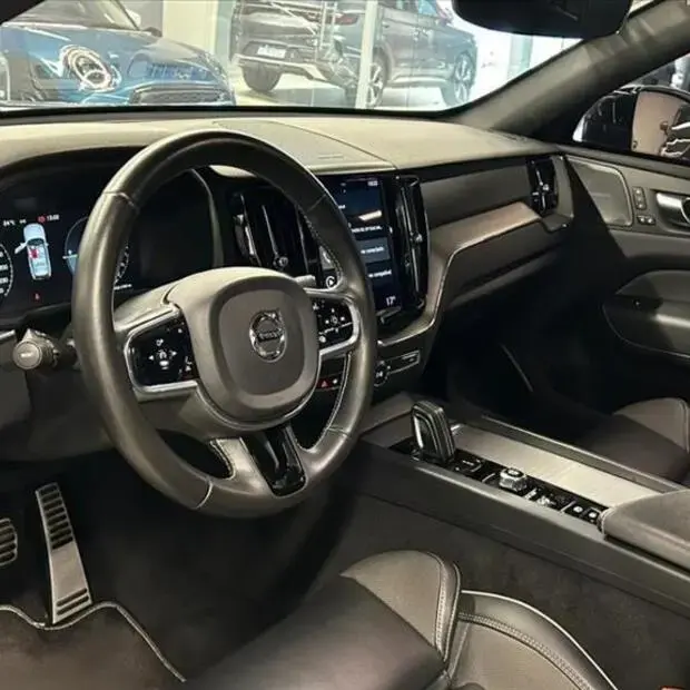 Volvo XC60 2.0 T8 HYBRID R-DESIGN AWD GEARTRONIC