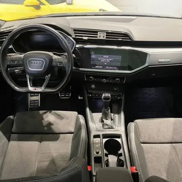 Audi Q3 Performance Black 2.0