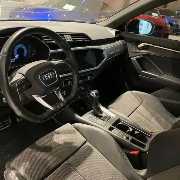 Audi Q3 Performance Black 2.0