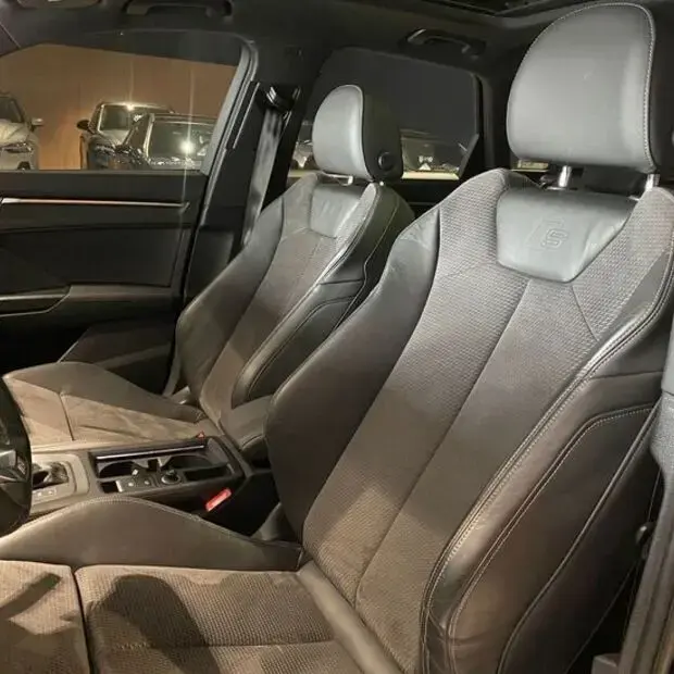 Audi Q3 Performance Black 2.0