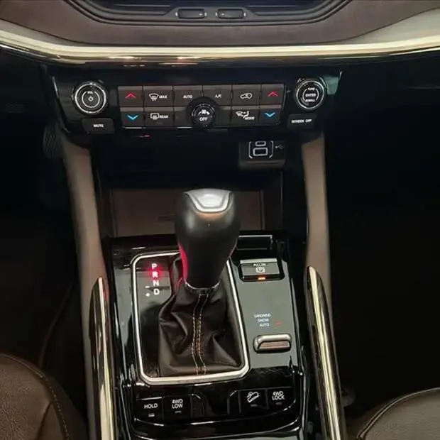 Jeep COMMANDER 2.0 HURRICANE 4 TURBO GASOLINA OVERLAND AT9