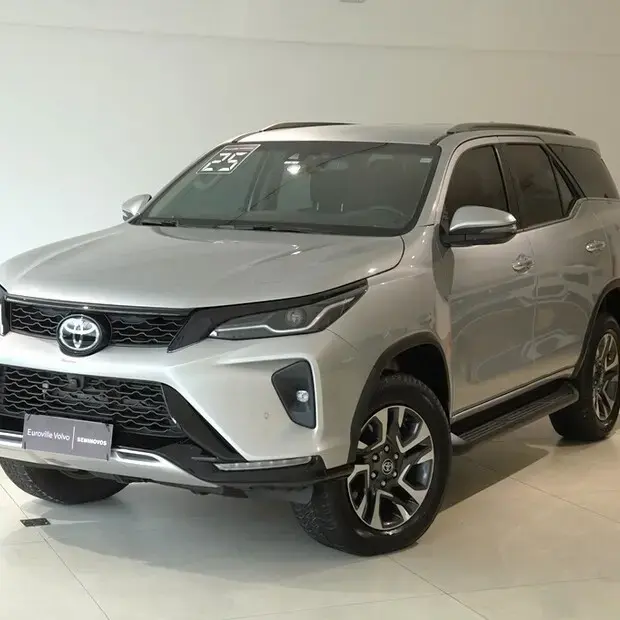 Toyota HILUX SW4 2.8 D-4D TURBO DIESEL SRX PLATINUM 7L 4X4 AUTOMÁTICO