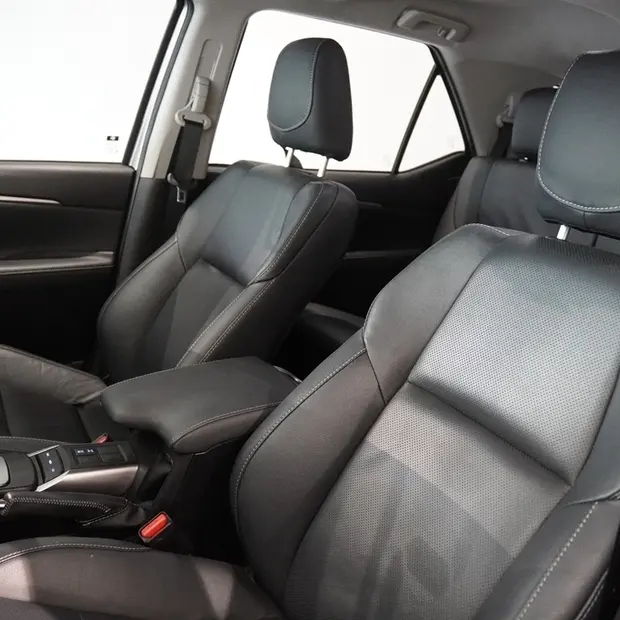 Toyota HILUX SW4 2.8 D-4D TURBO DIESEL SRX PLATINUM 7L 4X4 AUTOMÁTICO