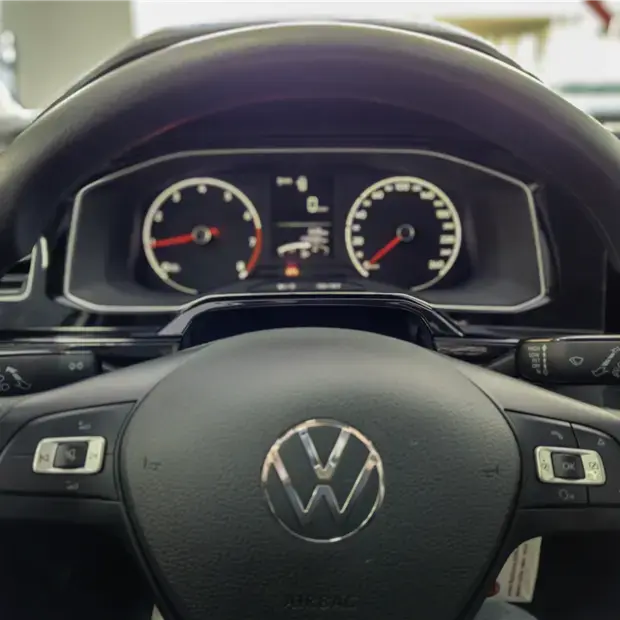 Volkswagen POLO 1.0 MPI TRACK MANUAL