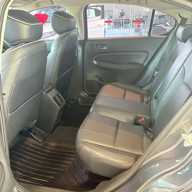 Honda CITY HATCHBACK TOURING 1.5 Flex 16V Aut CITY HATCHBACK TOURING 1.5 Flex 16V Aut