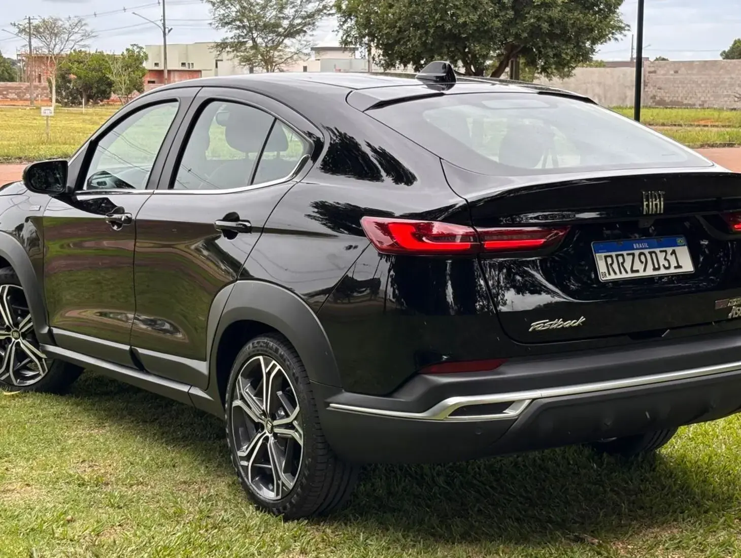 galeria FASTBACK LIMITED EDITION T270