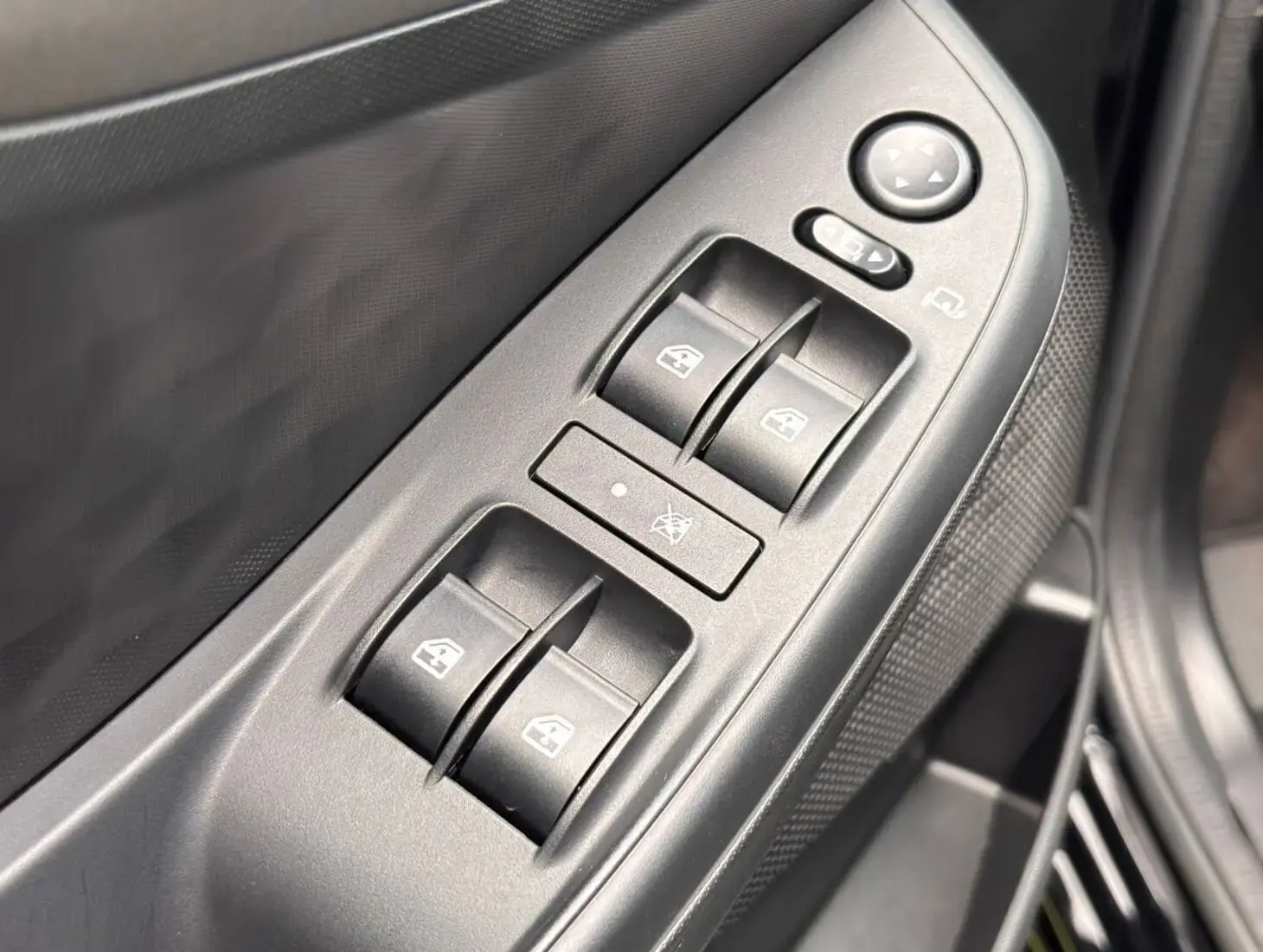 galeria FASTBACK LIMITED EDITION T270