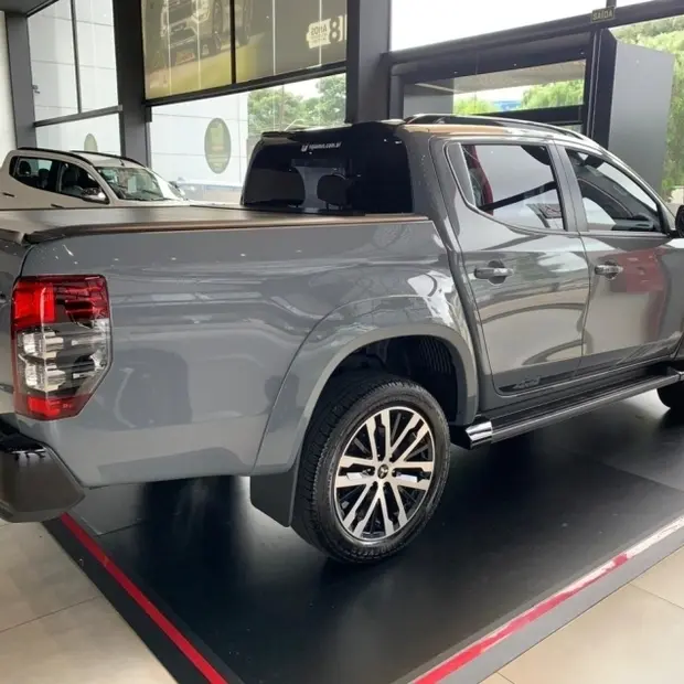 Mitsubishi L200 TRITON 2.4 16V TURBO DIESEL SPORT HPE-S URBAN CD 4P 4X4 AUTOMÁTICO