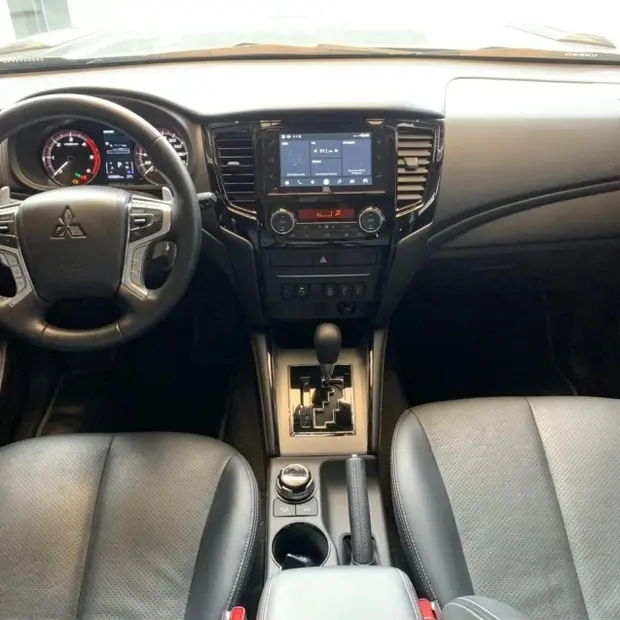 Mitsubishi L200 TRITON 2.4 16V TURBO DIESEL SPORT HPE-S URBAN CD 4P 4X4 AUTOMÁTICO