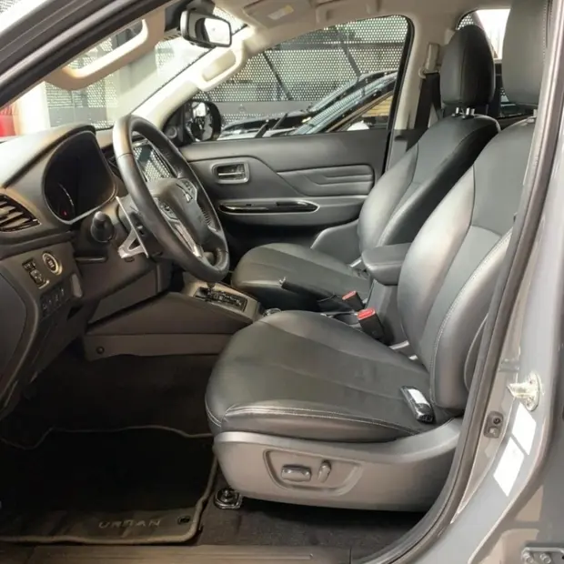 Mitsubishi L200 TRITON 2.4 16V TURBO DIESEL SPORT HPE-S URBAN CD 4P 4X4 AUTOMÁTICO