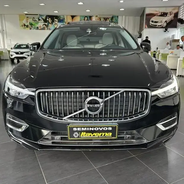 Volvo XC60 2.0 T8 HYBRID MOMENTUM AWD GEARTRONIC