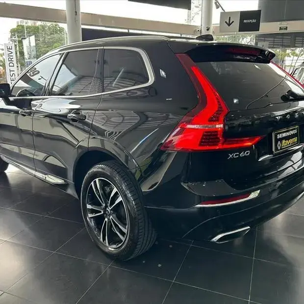Volvo XC60 2.0 T8 HYBRID MOMENTUM AWD GEARTRONIC