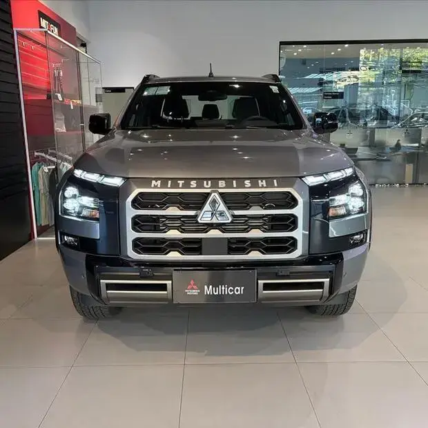 Mitsubishi TRITON 2.4 BITURBO DIESEL CD KATANA 4X4 AUTOMÁTICO