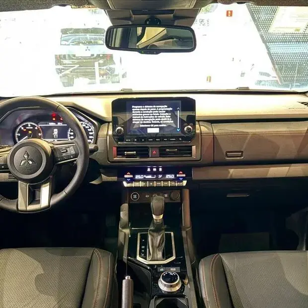 Mitsubishi TRITON 2.4 BITURBO DIESEL CD KATANA 4X4 AUTOMÁTICO