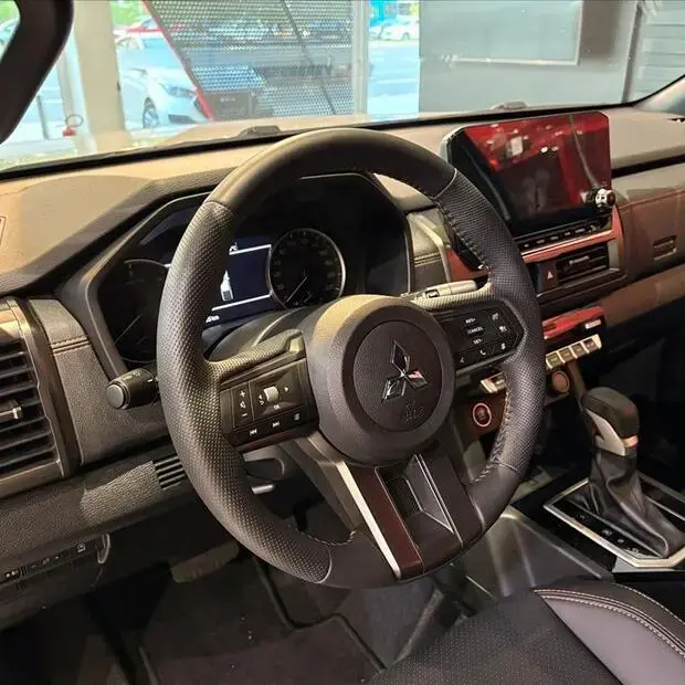 Mitsubishi TRITON 2.4 BITURBO DIESEL CD KATANA 4X4 AUTOMÁTICO