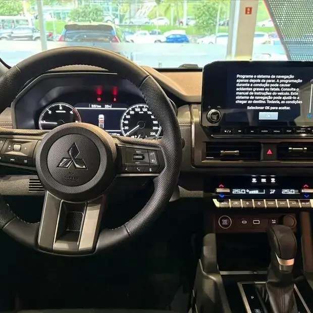 Mitsubishi TRITON 2.4 BITURBO DIESEL CD KATANA 4X4 AUTOMÁTICO