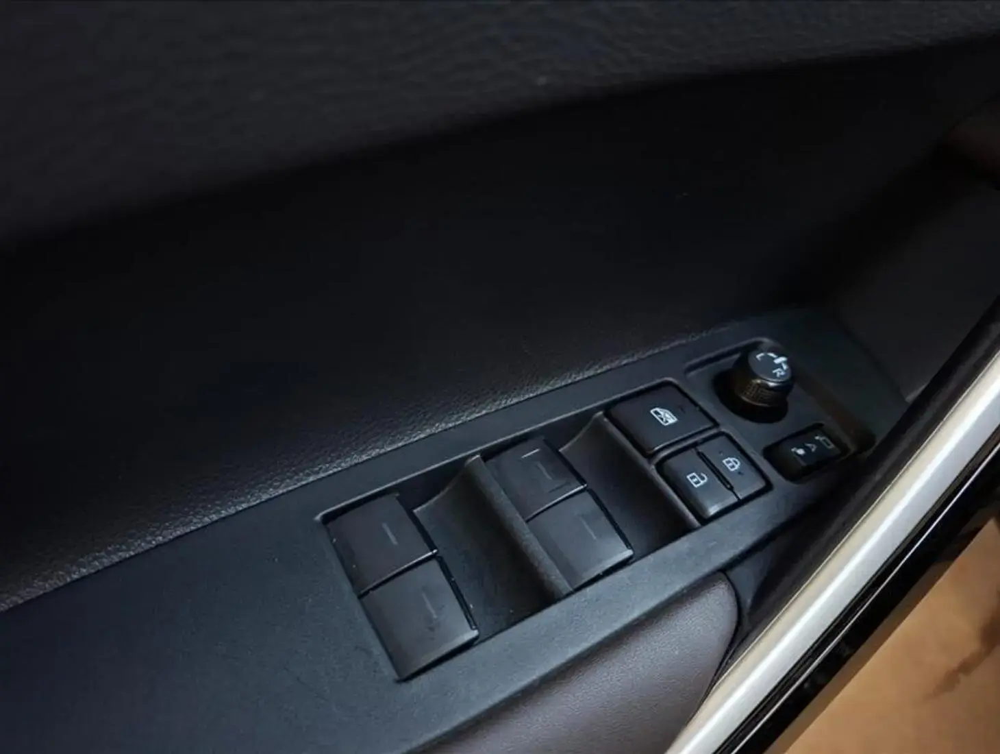 galeria COROLLA CROSS