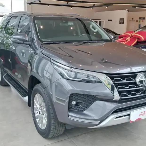 Toyota HILUX SW4 2.8 D-4D TURBO DIESEL SRX 7L 4X4 AUTOMÁTICO