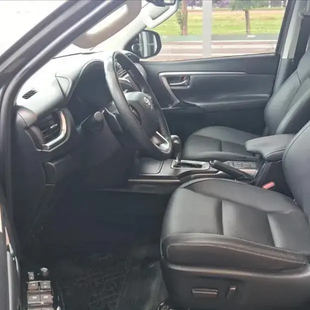 Toyota HILUX SW4 2.8 D-4D TURBO DIESEL SRX 7L 4X4 AUTOMÁTICO