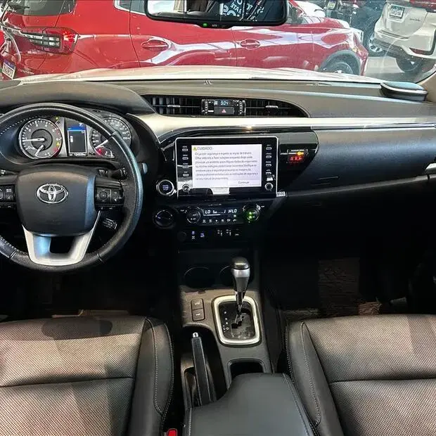 Toyota HILUX 2.8 D-4D TURBO DIESEL CD SRX 4X4 AUTOMÁTICO