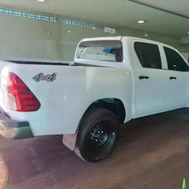 Toyota HILUX 2.8 D-4D TURBO DIESEL CD POWER PACK 4X4 AUTOMÁTICO