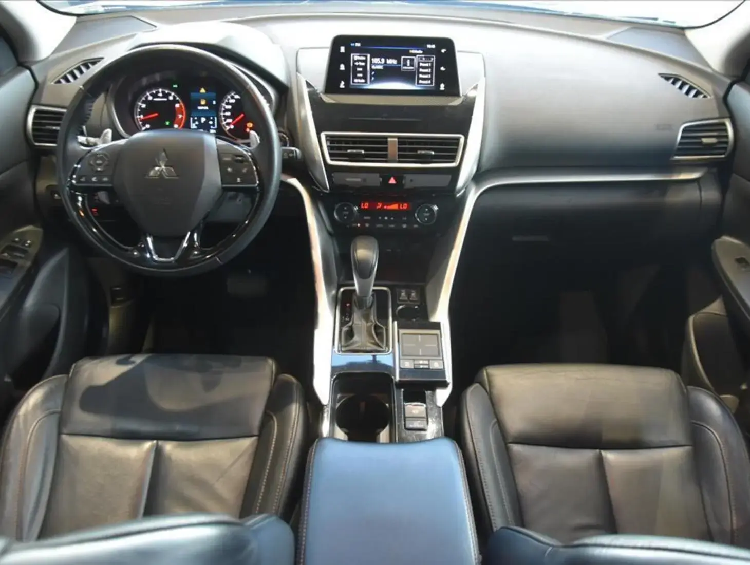 galeria ECLIPSE CROSS