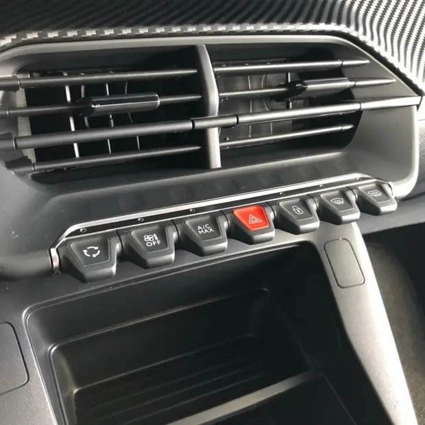 Peugeot 208 1.0 TURBO 200 FLEX ACTIVE CVT