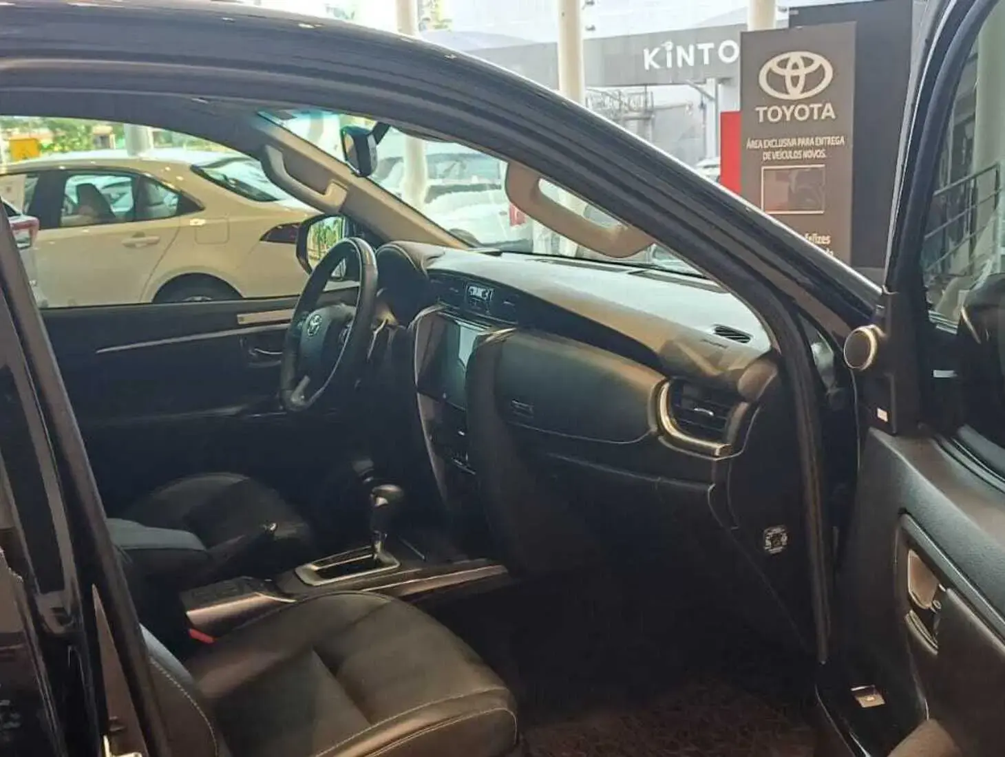 galeria HILUX SW4 2.8 SRX