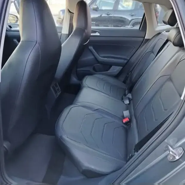 Volkswagen POLO 1.0 170 TSI HIGHLINE AUTOMÁTICO