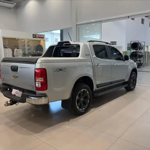 Chevrolet S10 2.8 16V TURBO DIESEL HIGH COUNTRY CD 4X4 AUTOMÁTICO