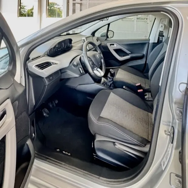 Peugeot 208 1.2 ALLURE 12V FLEX 4P MANUAL