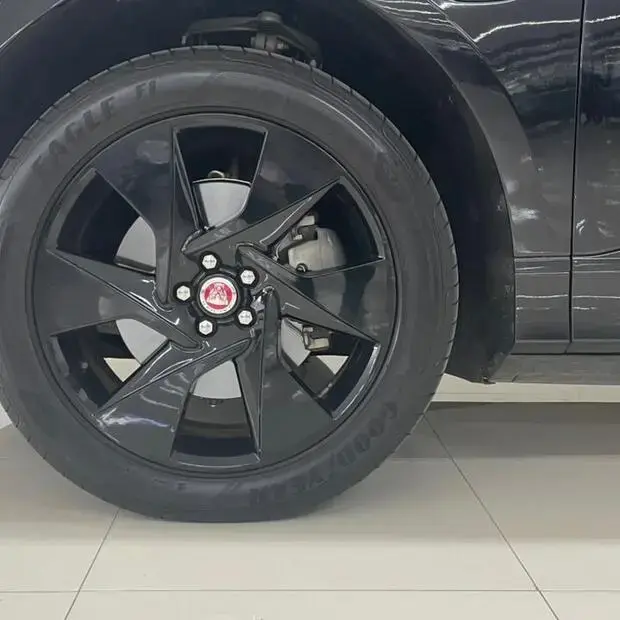 Jaguar I-Pace SE EV400 AWD Aut. (Elétrico)