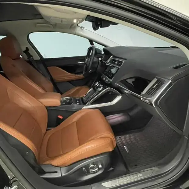 Jaguar I-Pace SE EV400 AWD Aut. (Elétrico)