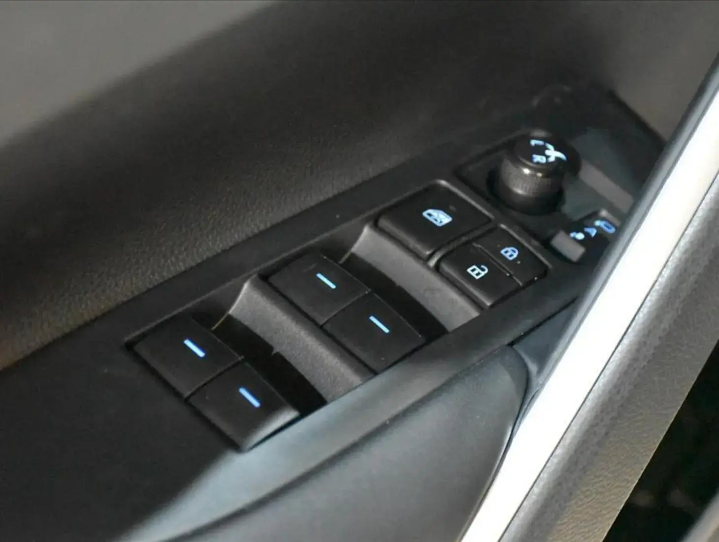 galeria COROLLA CROSS