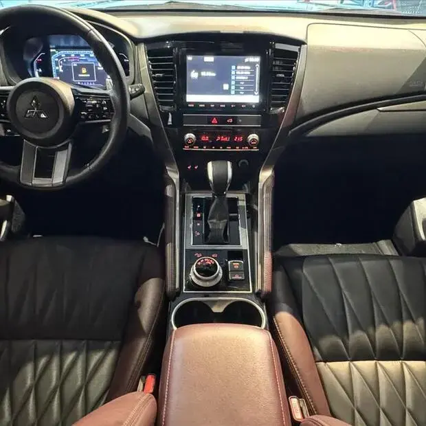 Mitsubishi PAJERO SPORT 2.4 16V MIVEC TURBO DIESEL LEGEND BLACK AWD AUTOMÁTICO