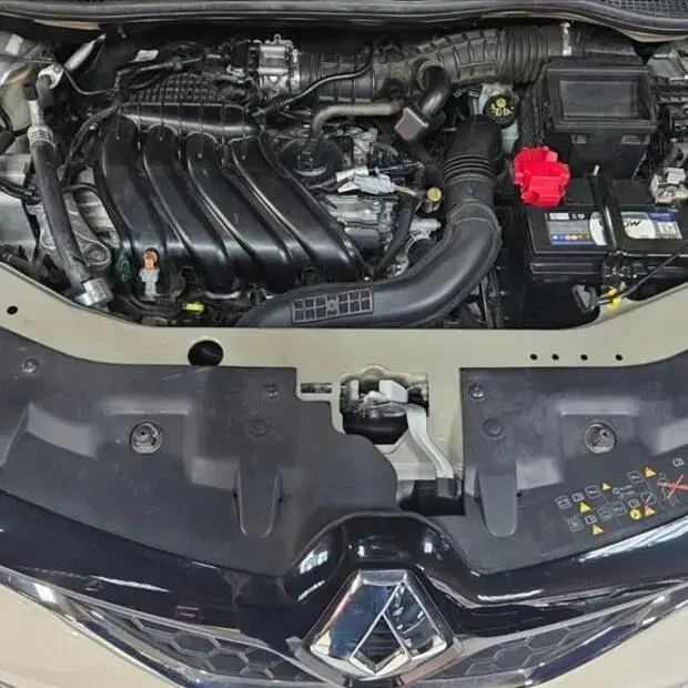 Renault CAPTUR 1.6 16V SCE FLEX INTENSE X-TRONIC