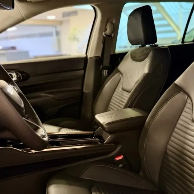 Jeep COMMANDER 1.3 T270 TURBO FLEX LIMITED AT6