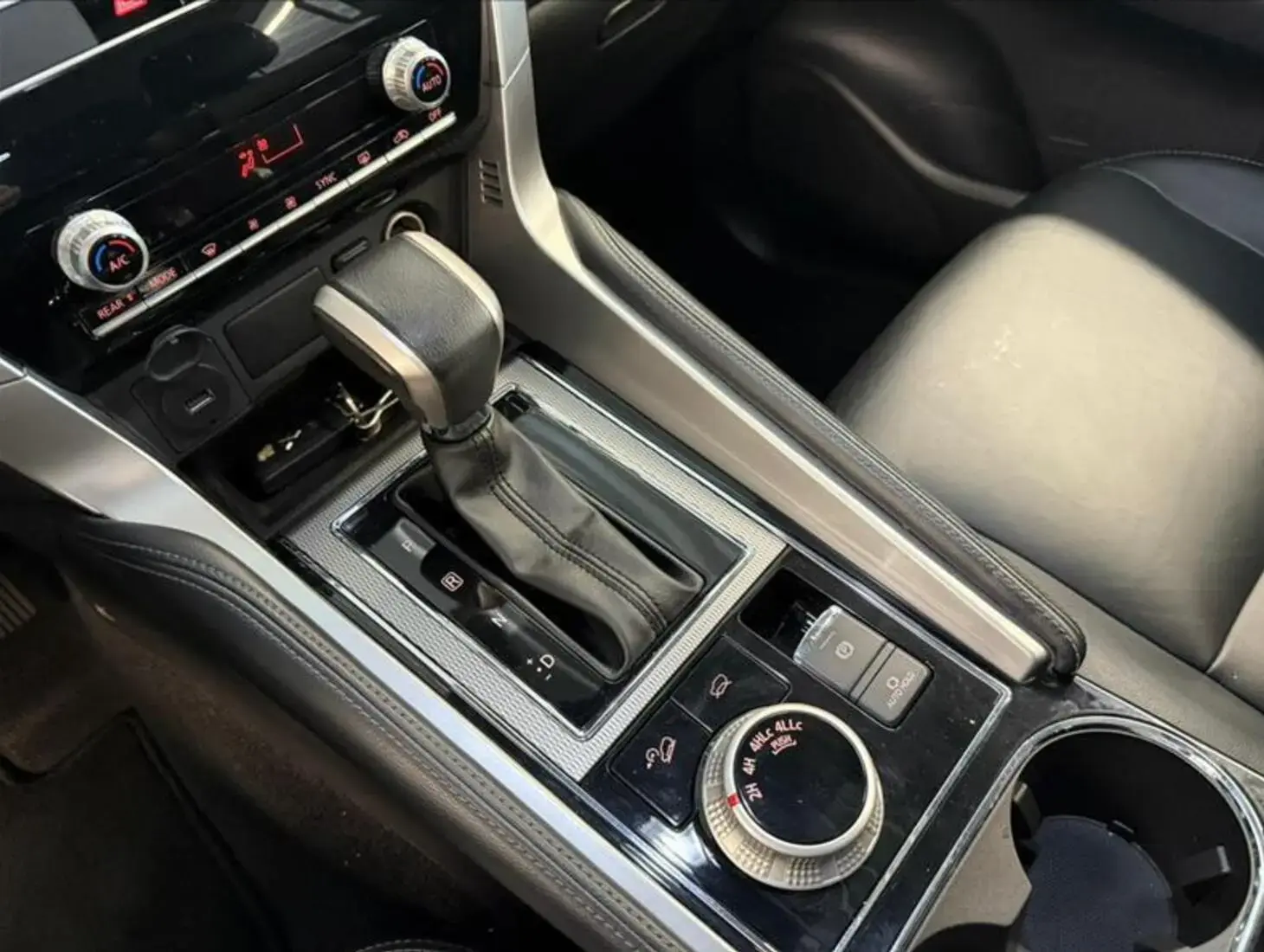 galeria PAJERO SPORT