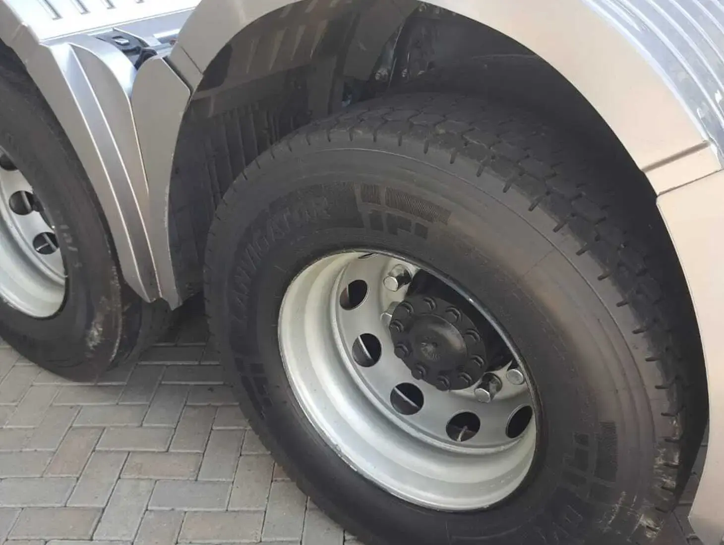 galeria MERCEDES BENZ AXOR 2544 LS 6x2