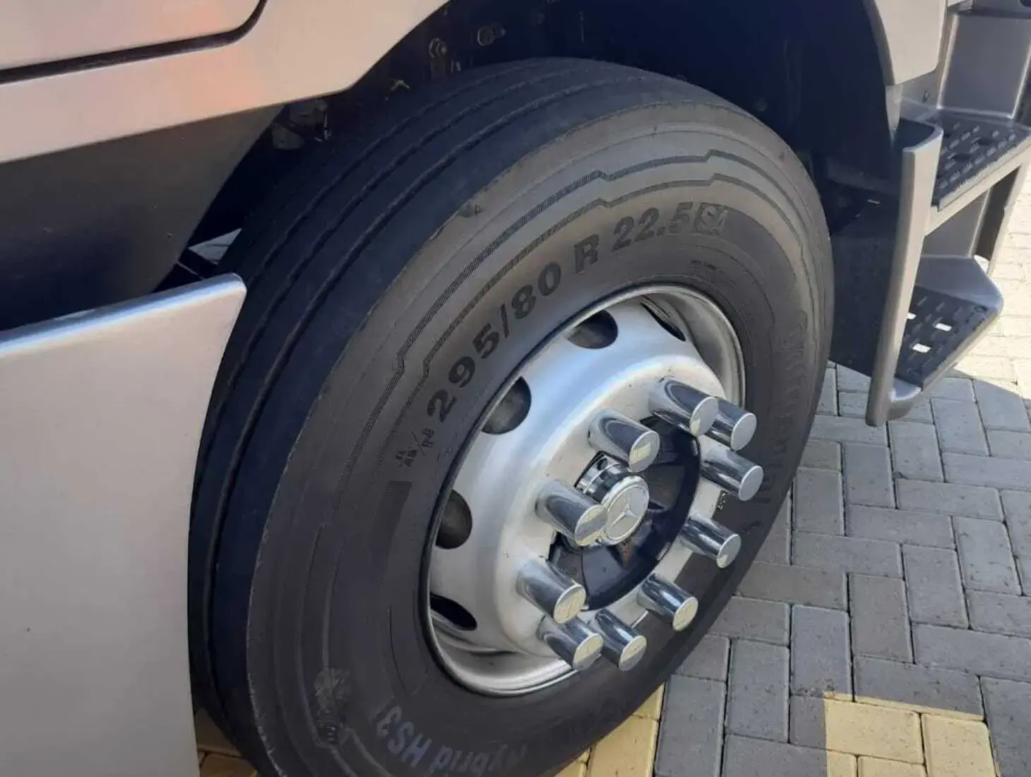 galeria MERCEDES BENZ AXOR 2544 LS 6x2