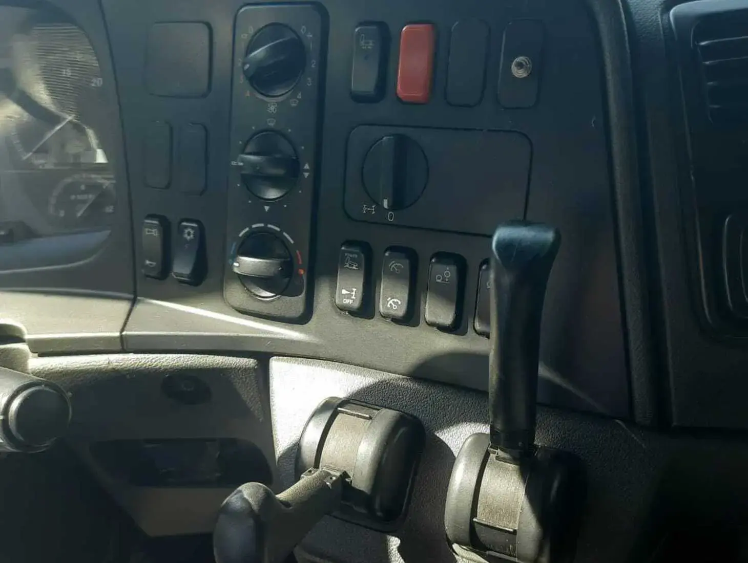 galeria MERCEDES BENZ AXOR 2544 LS 6x2