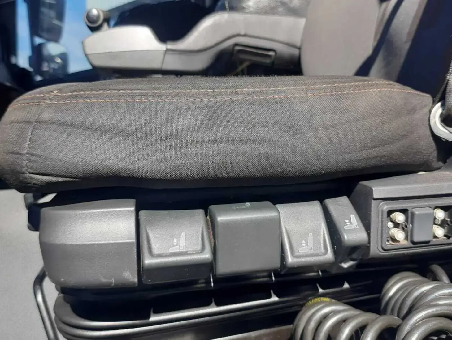 galeria MERCEDES BENZ AXOR 2544 LS 6x2