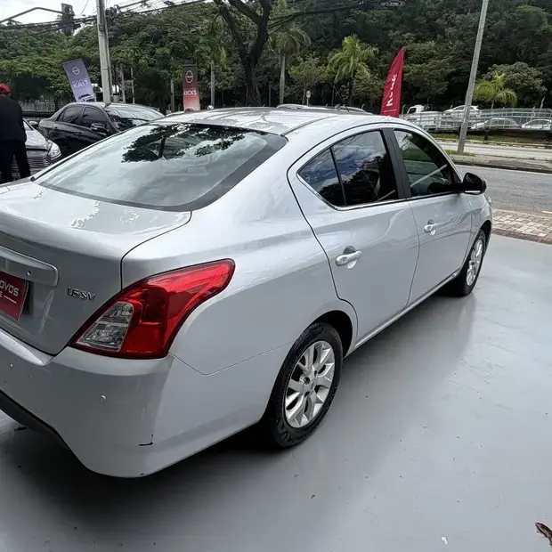 Nissan VERSA 1.6 16V FLEX SV 4P XTRONIC