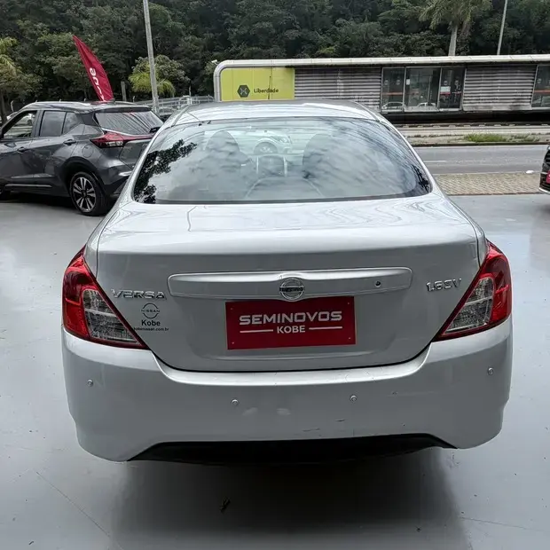 Nissan VERSA 1.6 16V FLEX SV 4P XTRONIC